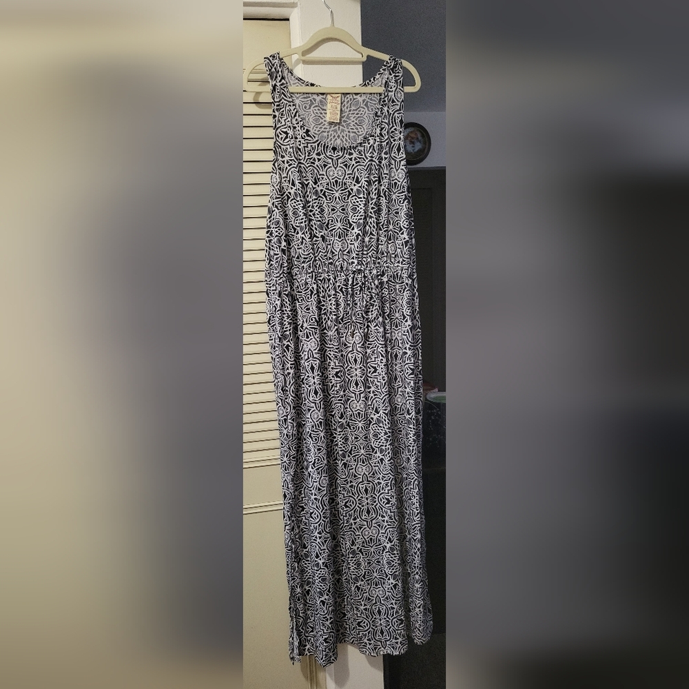 Faded Glory Black and White Patterned Maxi Tank Dress